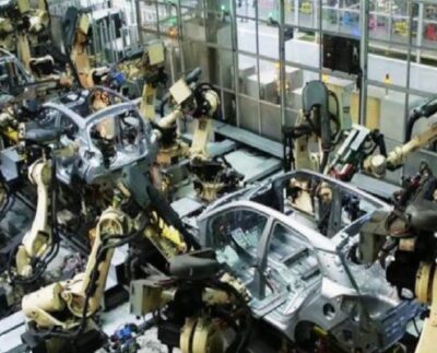 İzmit'te iş cinayeti: Üzerine metal malzeme düşen işçi hayatını kaybetti 1