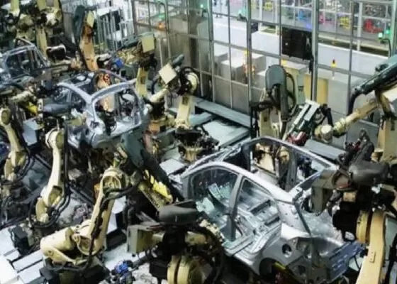 İzmit'te iş cinayeti: Üzerine metal malzeme düşen işçi hayatını kaybetti 2