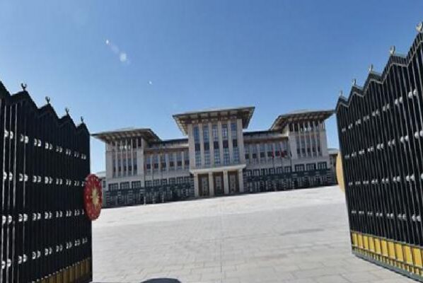 Külliye'de kıyafet mobbingi 14