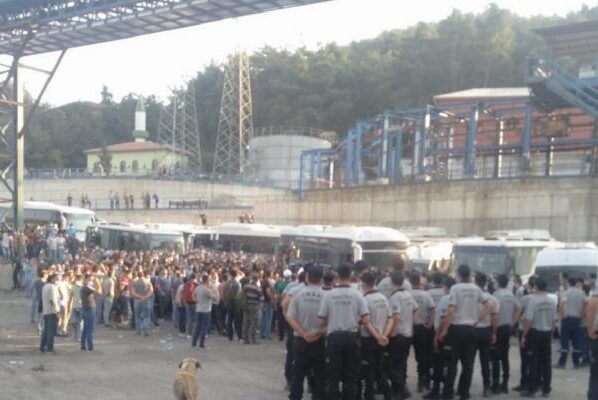 Soma'da bin 500 madenciden mobbing eylemi 1