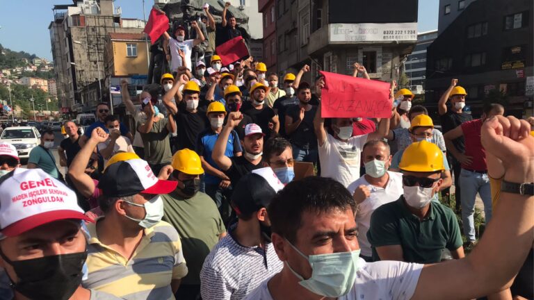 Zonguldak maden işçilerinden 'düşük ücret' protestosu 6 Zonguldak maden işçilerinden 'düşük ücret' protestosu 6