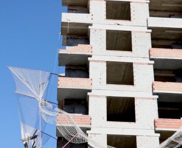 Erzurum'da iş cinayeti:İnşaatın 8'inci katından düşen Arif Kartal hayatını kaybetti 13