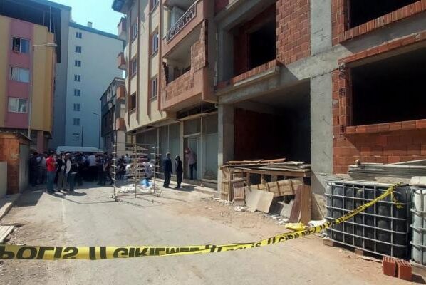 İzmir'de iş cinayeti: İnşaatın balkonundan düşen Kemal Demir hayatını kaybetti 12