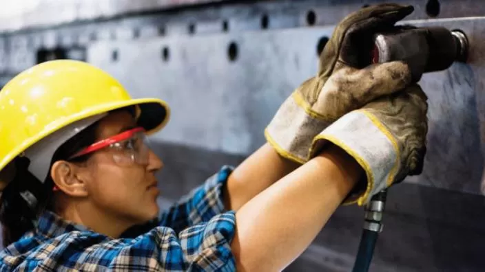 Mavi yakadan kadınları sildiler 3