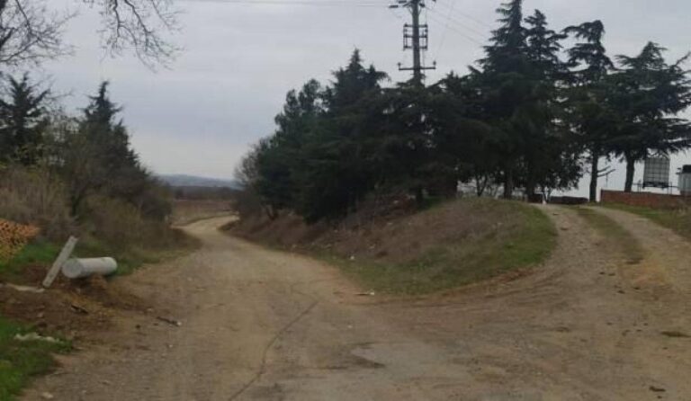Tekirdağ'da iş cinayeti: Elektrik akımına kapılan 1 işçi hayatını kaybetti 16 Tekirdağ'da iş cinayeti: Elektrik akımına kapılan 1 işçi hayatını kaybetti 3