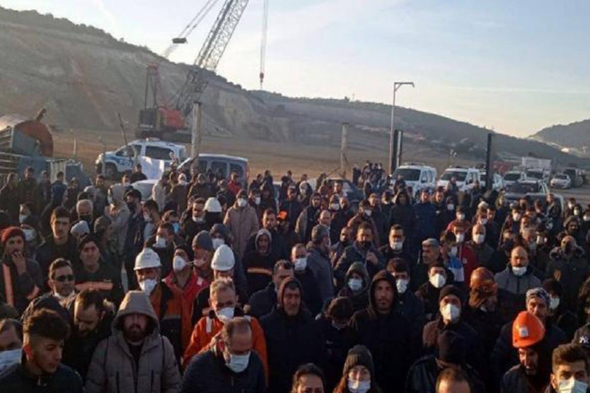 Aliağa'da 2 bin gemi söküm işçisi grevde 15