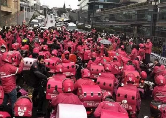 Çalışanlar rekor büyümeden haklarını istiyor, grev devam ediyor 2