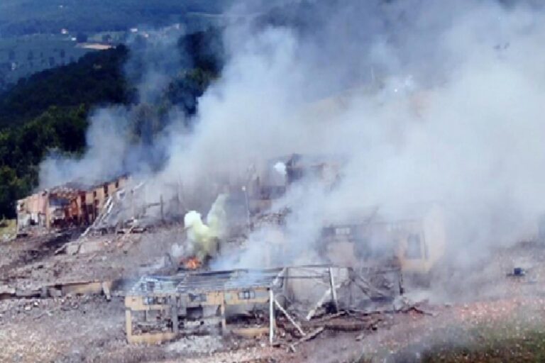 Hendek’teki havai fişek fabrikasının sahiplerine 16 yıl 3 ay hapis cezası 14 Hendek’teki havai fişek fabrikasının sahiplerine 16 yıl 3 ay hapis cezası 2