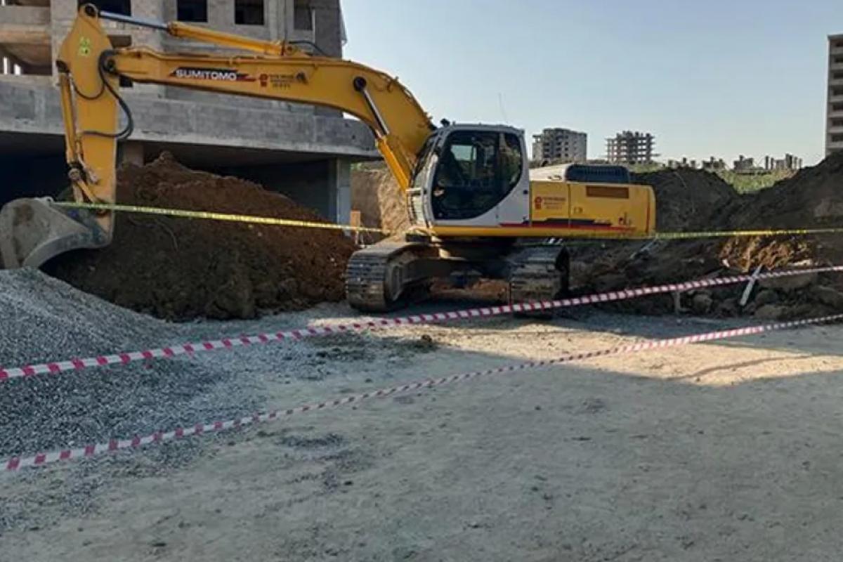 Adana'da iş cinayeti: Apartman inşaatında meydana gelen göçükte 2 işçi hayatını kaybetti 9