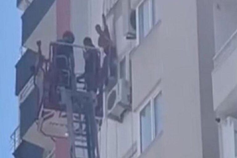 Boya yapan işçiyi emniyet kemeri kurtardı! 3