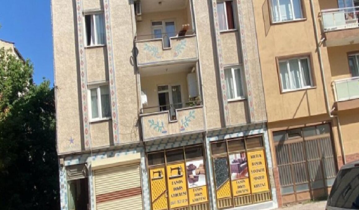 Bursa'da Ömer Tunç, tadilat yaptığı apartmanda ölü bulundu