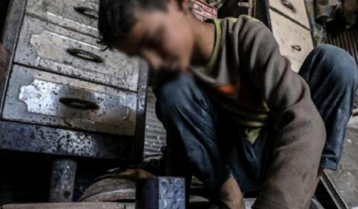 Çocuk İşçi Yaşı 9'a Kadar Düştü