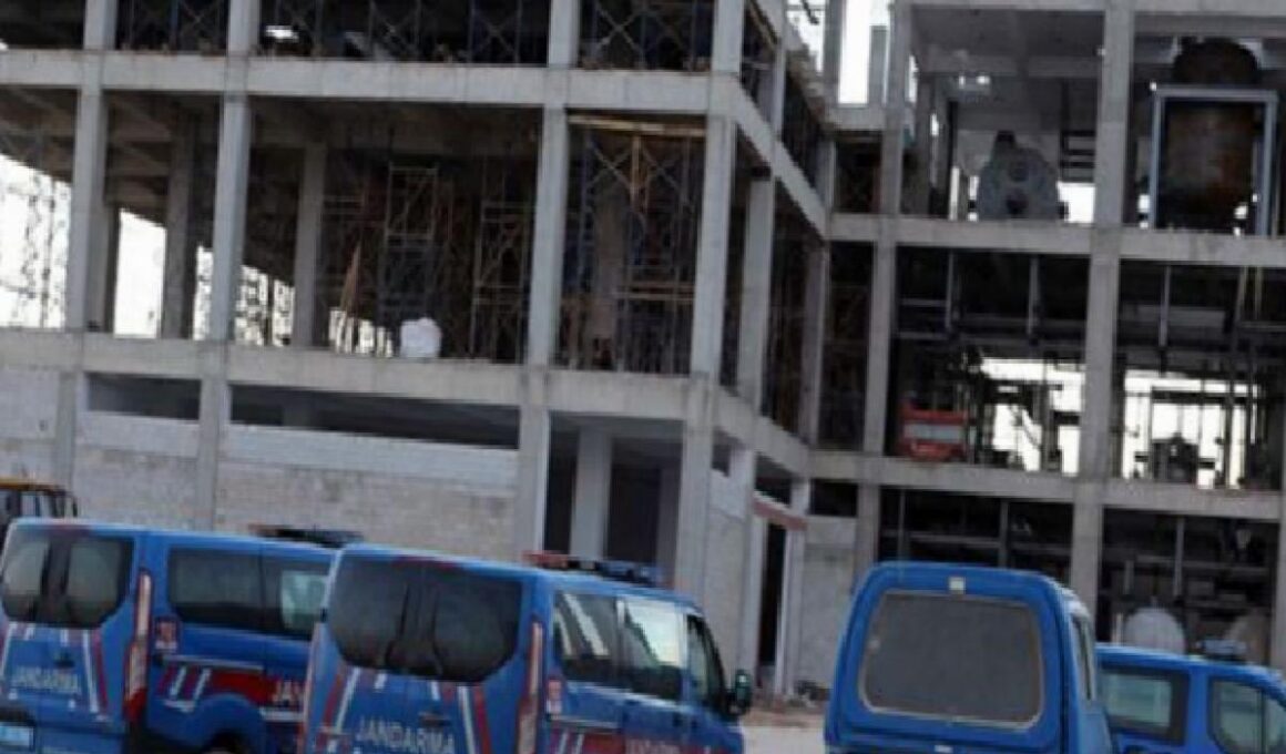 Gaziantep'te iş cinayeti: Fabrikada çelik platform çöktü: 1 ölü, 4 yaralı