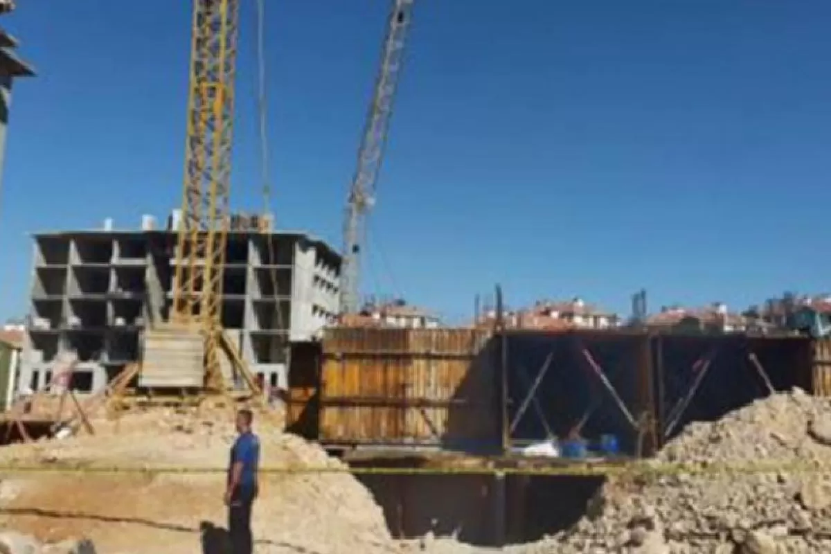 Malatya’da iş cinayeti: Üzerlerine vinç düşen 3 işçi hayatını kaybetti