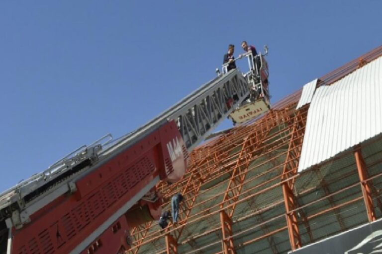 Adıyaman'da iş cinayeti: Elektrik akımına kapılan Cemil Aslancan hayatını kaybetti 6 Adıyaman'da iş cinayeti: Elektrik akımına kapılan Cemil Aslancan hayatını kaybetti