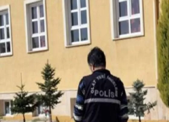 Uşak'ta iş cinayeti: Tamir ettiği çatıdan düşen Rafet Eraydın yaşamını yitirdi