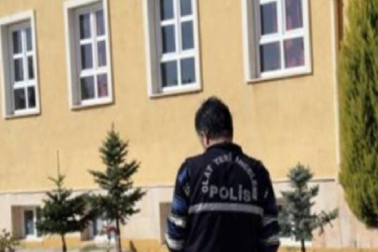 Uşak'ta iş cinayeti: Tamir ettiği çatıdan düşen Rafet Eraydın yaşamını yitirdi 12 Uşak'ta iş cinayeti: Tamir ettiği çatıdan düşen Rafet Eraydın yaşamını yitirdi