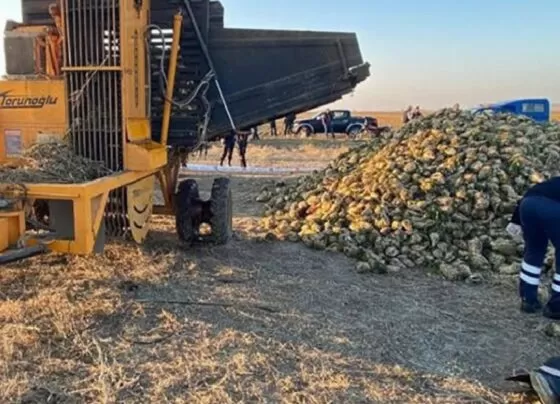 Aksaray'da iş cinayeti: Pancar makinesinin içine düşen Ziyat İsa yaşamını yitirdi.