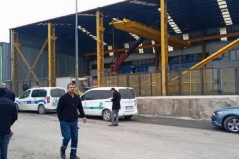 Ankara'da iş cinayeti: Üzerine vinç direği devrilen işçi hayatını kaybetti 14 Ankara'da iş cinayeti: Üzerine vinç direği devrilen işçi hayatını kaybetti
