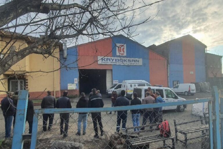 Kayseri'de kafasını makineye sıkıştıran işçi kurtarılamadı