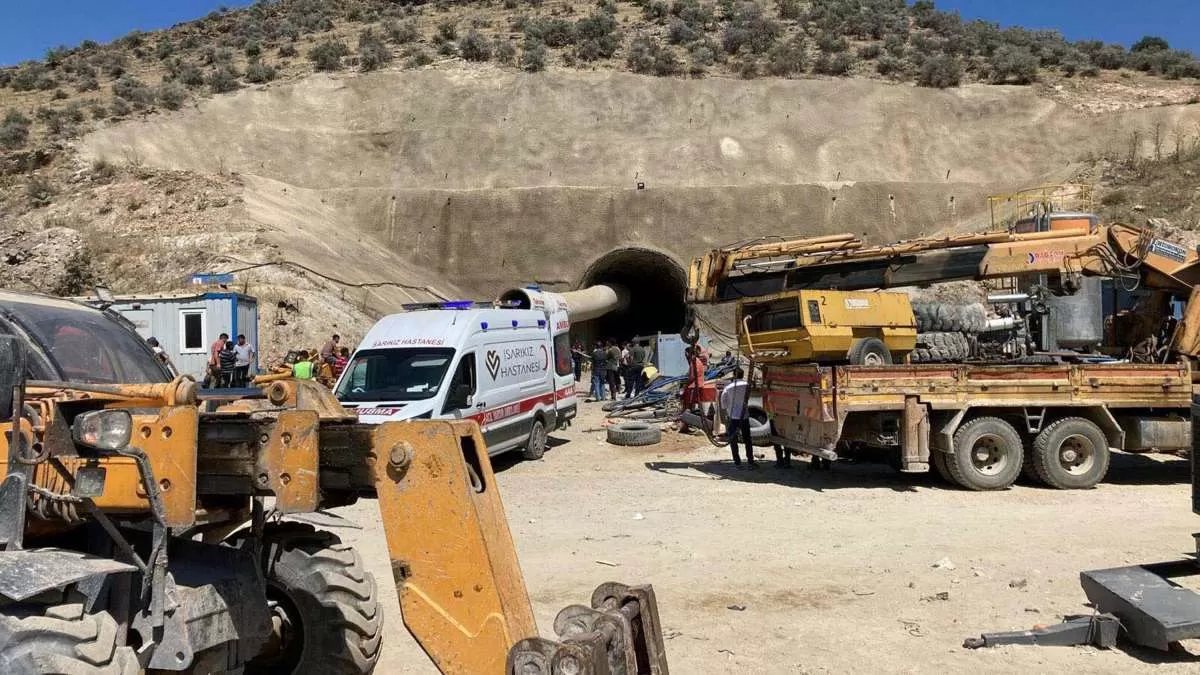 Şantiyedeki gaz zehirlenmesinde 1 işçi hayatını kaybetti 2