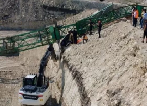 Arnavutköy'de iş cinayeti: Vinç devrildi: 1 işçi yaşamını kaybetti