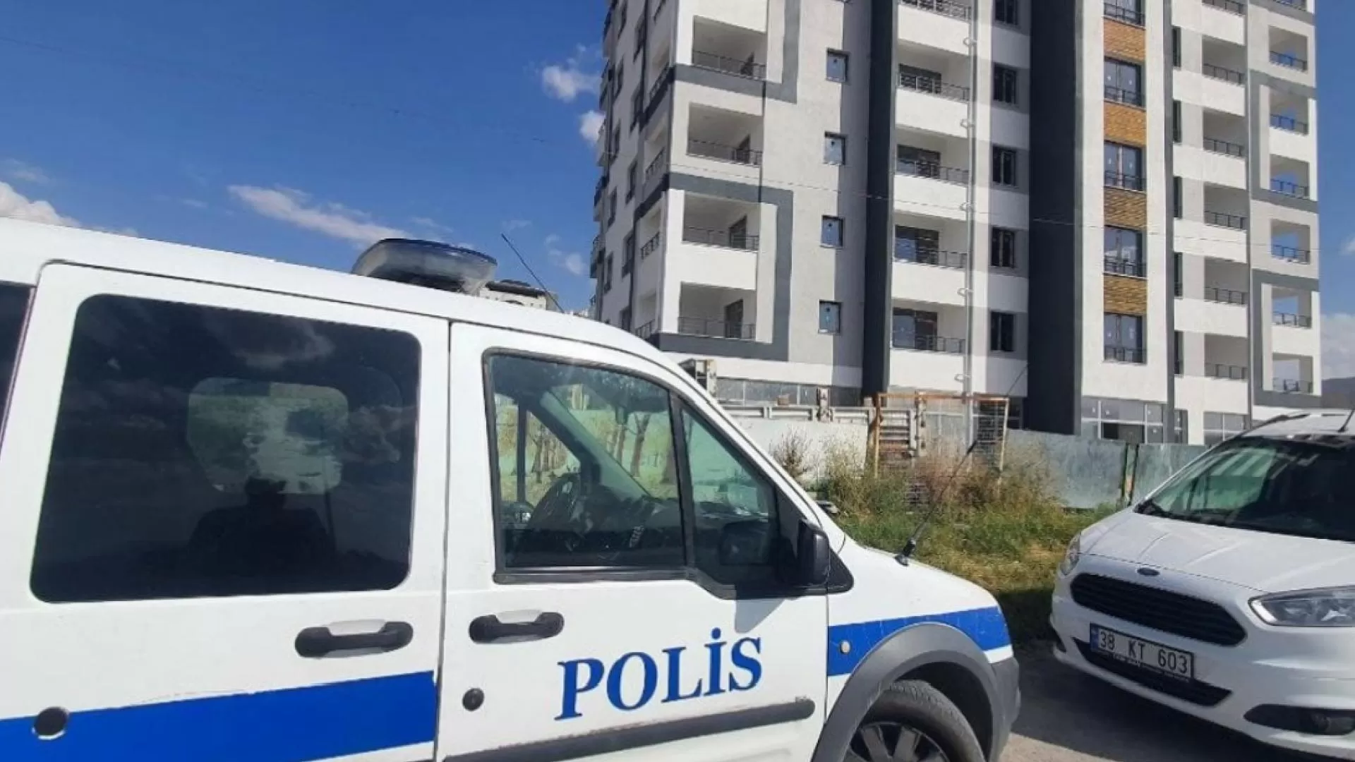 Melikgazi'de asansör boşluğuna düşen işçi feci şekilde can verdi