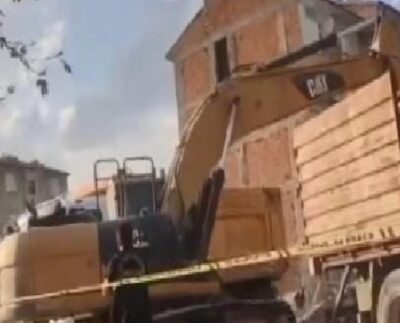 Elazığ'da kepçe ile kamyon arasına sıkışan işçi hayatını kaybet