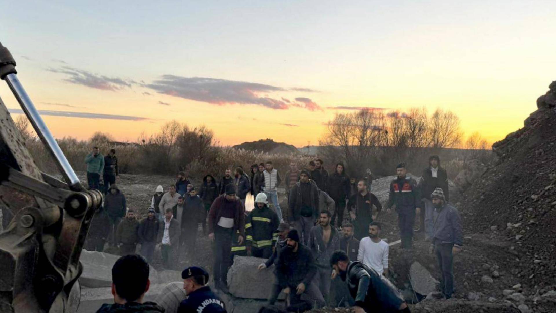 Diyarbakır’da istinat duvarı çöktü! 1 işçi yaşamını kaybetti
