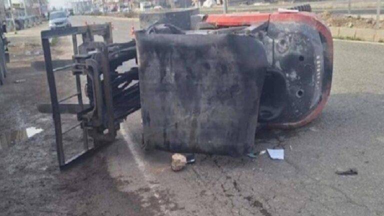 Diyarbakır’da devrilen forkliftin altında kalan işçi, hayatını kaybetti 4 Diyarbakır’da devrilen forkliftin altında kalan işçi, hayatını kaybetti