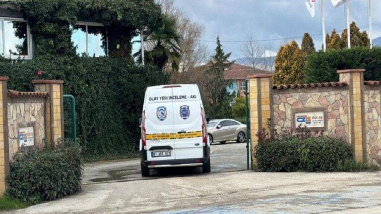 Düzce'de üzerine malzeme düşen 49 yaşındaki işçi hayatını kaybetti 7 Düzce'de üzerine malzeme düşen 49 yaşındaki işçi hayatını kaybetti