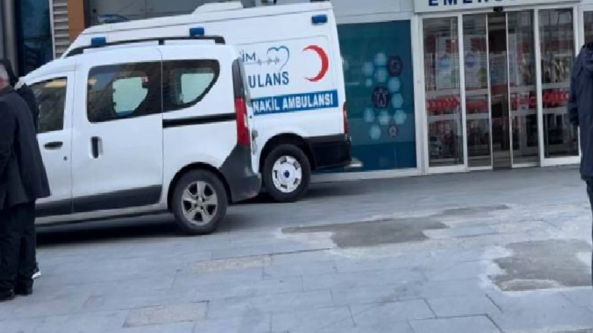 Esenyurt'ta TIR arasında sıkışan işçi hayatını kaybetti
