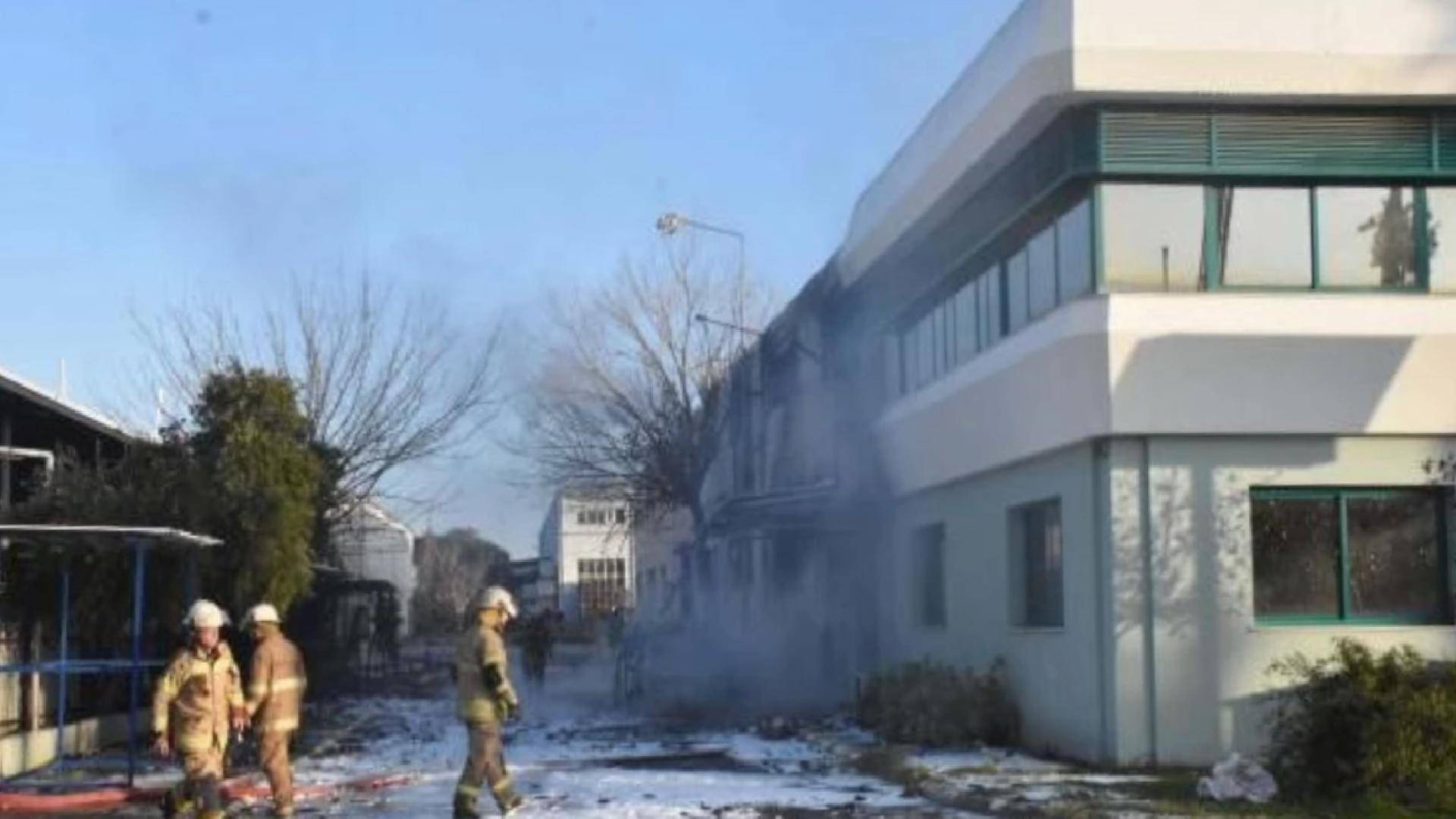 İzmir’deki parfüm fabrikası yangınında 1 işçi daha hayatını kaybetti