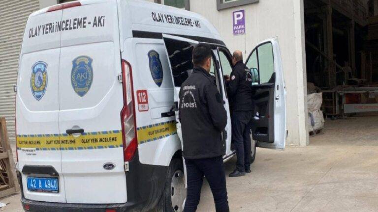 Konya'da pres makinesiyle duvar arasına sıkışan işçi hayatını kaybetti 9 Konya'da pres makinesiyle duvar arasına sıkışan işçi hayatını kaybetti