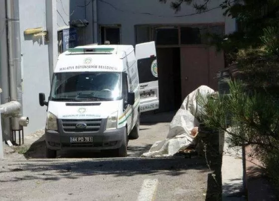 Malatya'da pres makinesine sıkışan işçi hayatını kaybetti