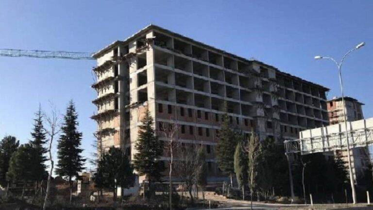 Bilecik'te iş cinayeti... Üzerine kalas düşen 22 yaşındaki işçi yaşamını kaybetti