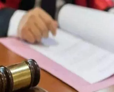 İş yerinde cinsiyetçi şaka tazminattan etti: "Yeni kaşarları buldun"