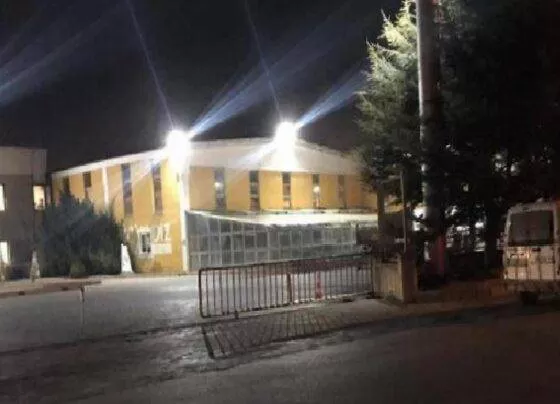 Kayderi'de ambalaj fabrikasında kafası yük asansörüne sıkışan 23 yaşındaki işçi yaşamını yitirdi