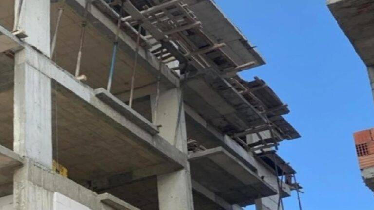 Konya'da inşaattan düşen işçi hayatını kaybetti