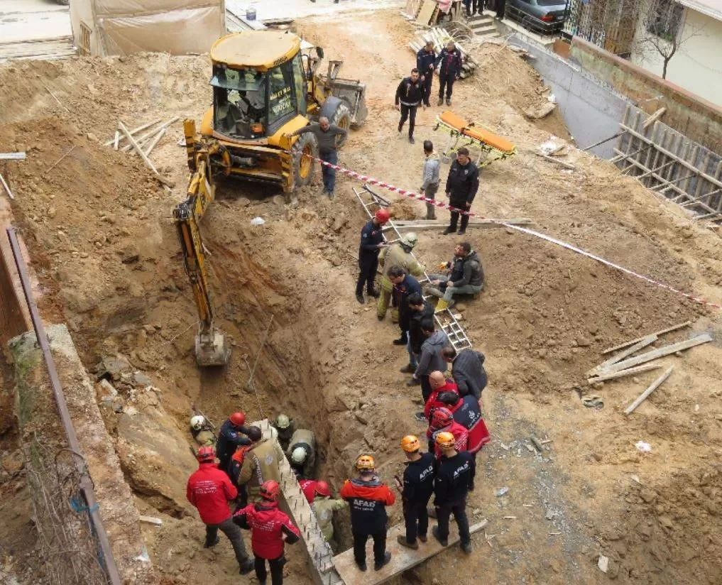 Sancaktepe'de inşaat alanında toprak kayması sonucu bir işçi yaşamını kaybetti