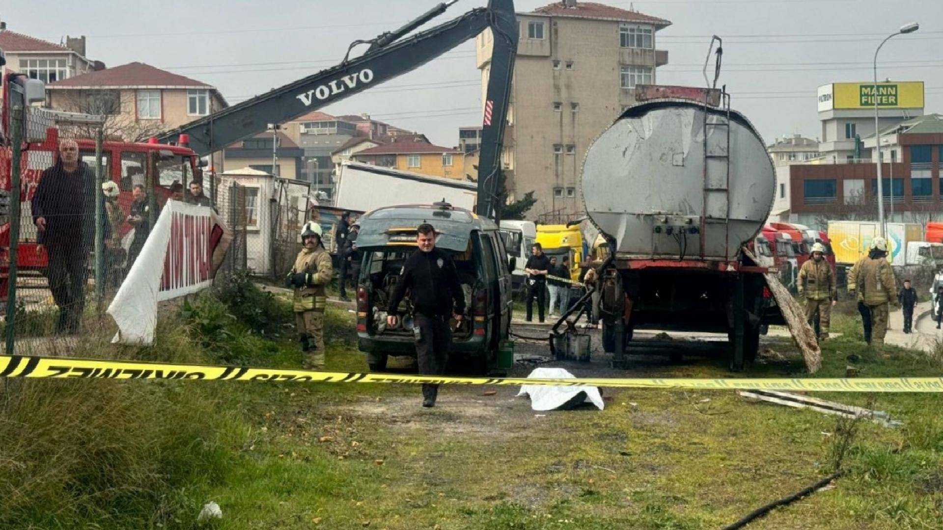 İstanbul’da akaryakıt tankeri patladı: 2 işçi yaşamını yitirdi