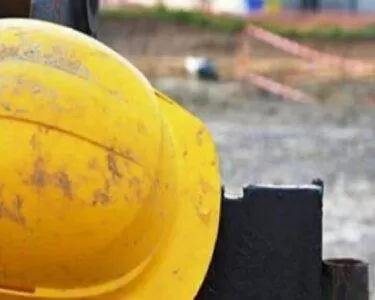 Tekirdağ'da inşaatta devrilen boruların altında kalan 60 yaşındaki işçi hayatını kaybetti