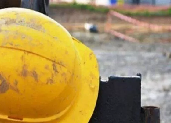 Tekirdağ'da inşaatta devrilen boruların altında kalan 60 yaşındaki işçi hayatını kaybetti