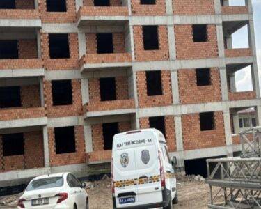 Sivas'ta 6'ncı kattan düşen 52 yaşındaki inşaat işçisi yaşamını kaybetti 2