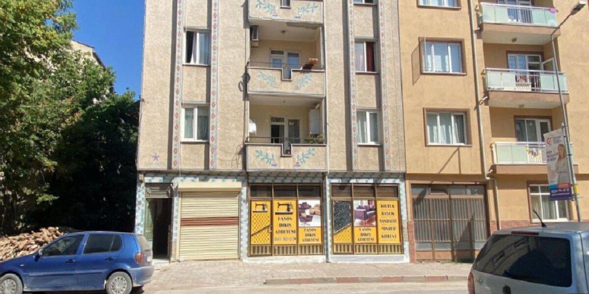 Bursa'da 64 yaşındaki işçi, tadilat yaptığı apartmanda ölü bulundu