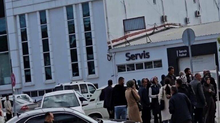 Çorum'da çalıştığı fabrikada düşen 42 yaşındaki işçi hayatını kaybetti 1 Çorum'da çalıştığı fabrikada düşen 42 yaşındaki işçi hayatını kaybetti