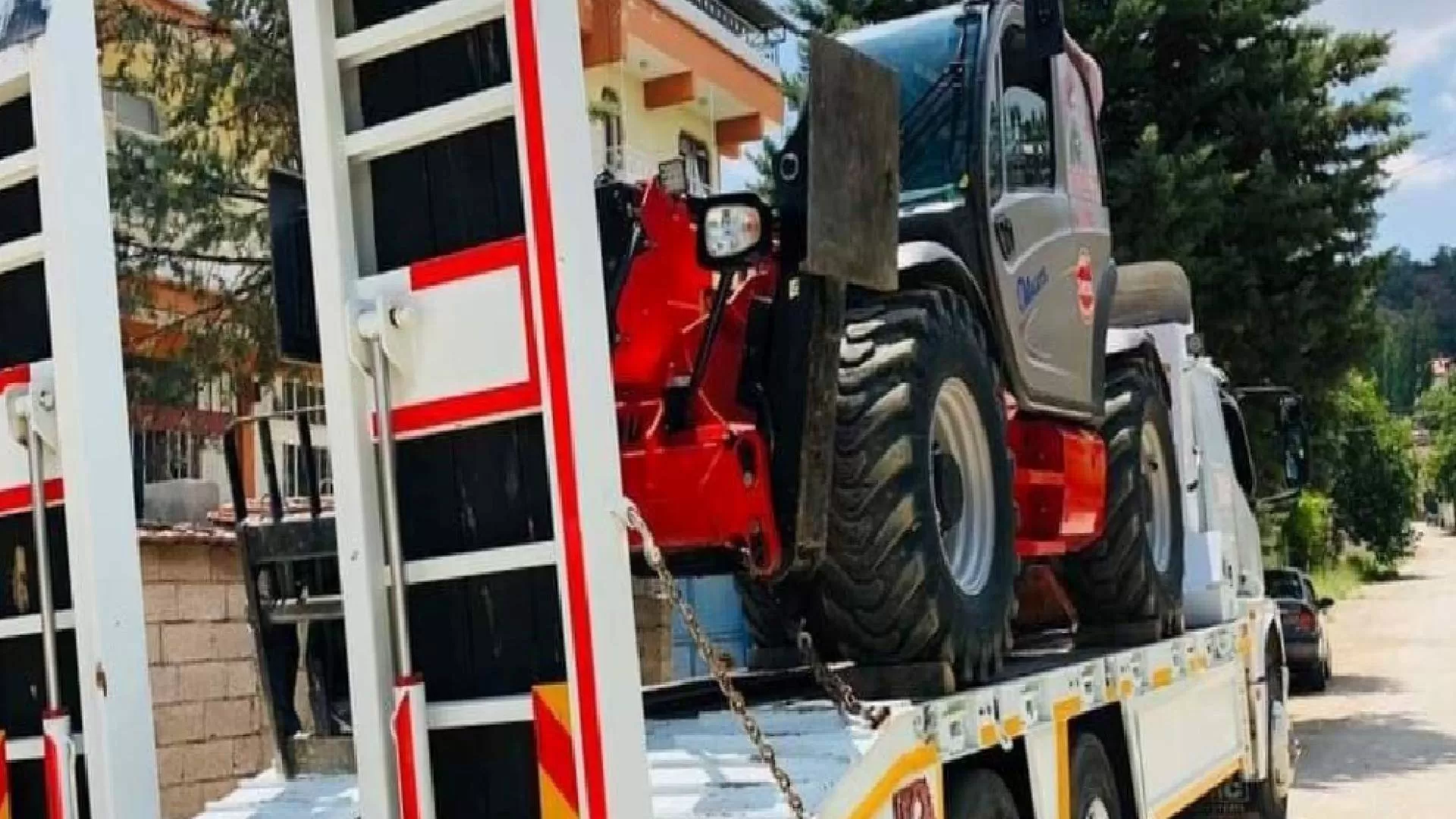 Isparta'da üzerine römork düşen 56 yaşındaki işçi yaşamını kaybetti