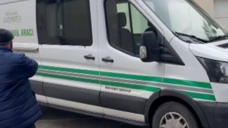 Gaziantep'te maden sahasında kamyonun çarptığı 54 yaşındaki işçi yaşamını yitirdi 9 Gaziantep'te maden sahasında kamyonun çarptığı 54 yaşındaki işçi yaşamını yitirdi