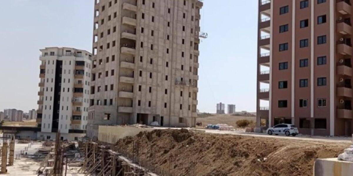 Adana'da inşaatın 6’ıncı katından düşen 44 yaşındaki işçi yaşamını kaybetti