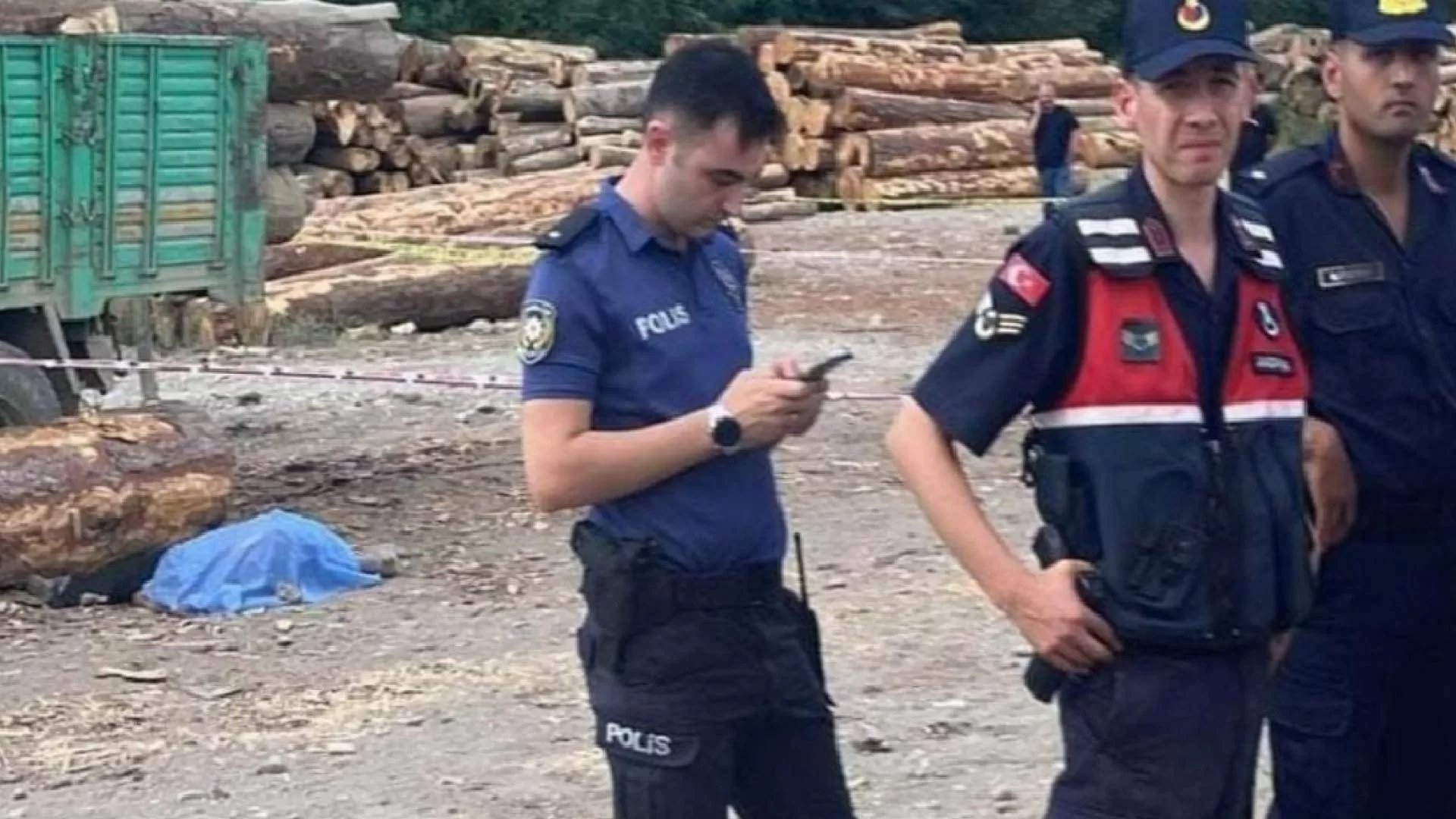 Karabük'te tomruk altında kalan 49 yaşındaki işçi yaşamını kaybetti 1